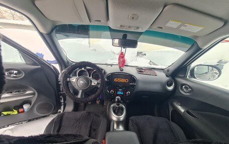Nissan Juke II, 2011 год, 900 000 рублей, 7 фотография