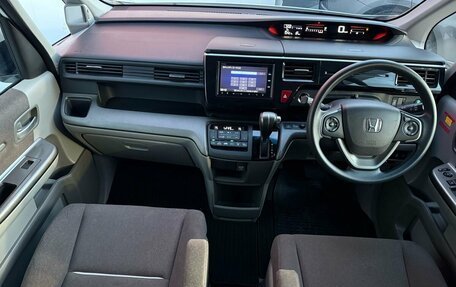 Honda Stepwgn IV, 2015 год, 2 090 000 рублей, 7 фотография