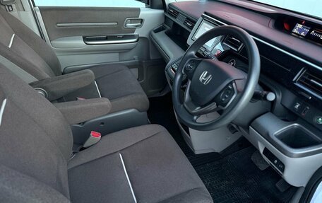 Honda Stepwgn IV, 2015 год, 2 090 000 рублей, 12 фотография