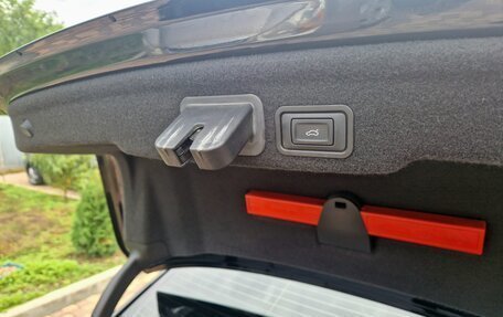 Audi A8, 2015 год, 2 680 000 рублей, 36 фотография