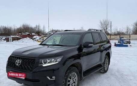 Toyota Land Cruiser Prado 150 рестайлинг 2, 2019 год, 5 900 000 рублей, 7 фотография