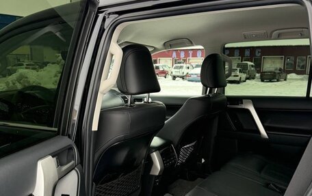 Toyota Land Cruiser Prado 150 рестайлинг 2, 2019 год, 5 900 000 рублей, 18 фотография