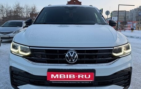 Volkswagen Tiguan II, 2021 год, 4 000 000 рублей, 9 фотография