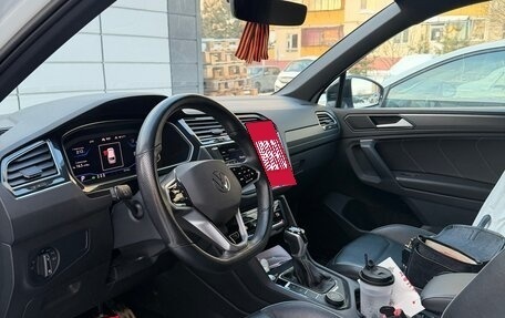 Volkswagen Tiguan II, 2021 год, 4 000 000 рублей, 13 фотография