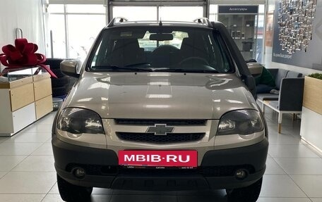 Chevrolet Niva I рестайлинг, 2017 год, 715 000 рублей, 2 фотография