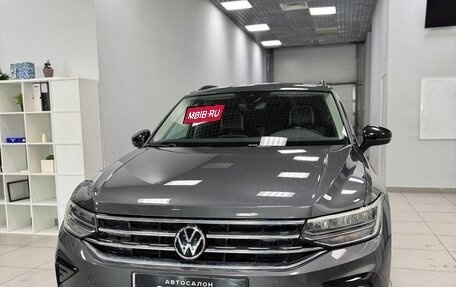 Volkswagen Tiguan II, 2021 год, 3 600 000 рублей, 2 фотография