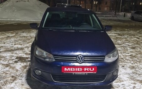 Volkswagen Polo VI (EU Market), 2011 год, 670 000 рублей, 3 фотография
