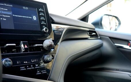 Toyota Camry, 2022 год, 2 700 000 рублей, 6 фотография