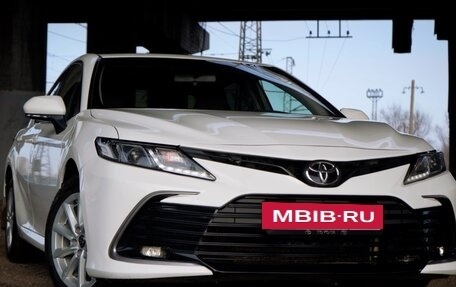 Toyota Camry, 2022 год, 2 700 000 рублей, 11 фотография