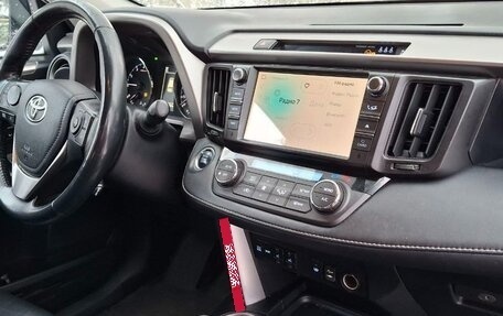 Toyota RAV4, 2018 год, 3 000 000 рублей, 6 фотография