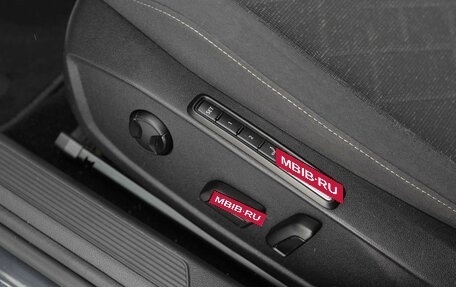 Volkswagen Golf VIII, 2021 год, 1 850 000 рублей, 17 фотография