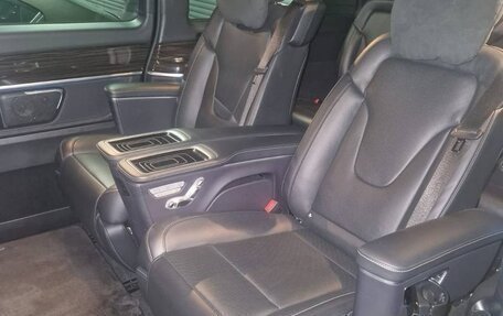 Mercedes-Benz V-Класс, 2022 год, 7 500 000 рублей, 12 фотография