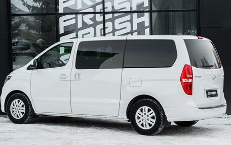 Hyundai H-1 II рестайлинг, 2019 год, 2 950 000 рублей, 2 фотография