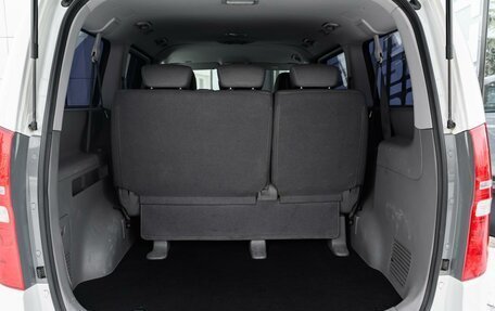 Hyundai H-1 II рестайлинг, 2019 год, 2 950 000 рублей, 25 фотография