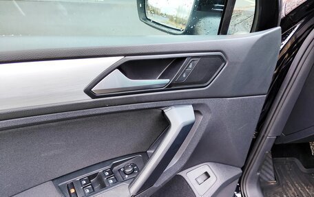 Volkswagen Tiguan II, 2018 год, 2 550 000 рублей, 19 фотография