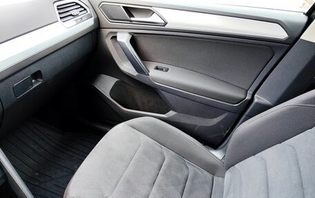 Volkswagen Tiguan II, 2018 год, 2 550 000 рублей, 23 фотография