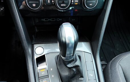 Volkswagen Tiguan II, 2018 год, 2 550 000 рублей, 25 фотография