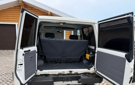 Toyota Land Cruiser 70, 2013 год, 5 990 000 рублей, 9 фотография