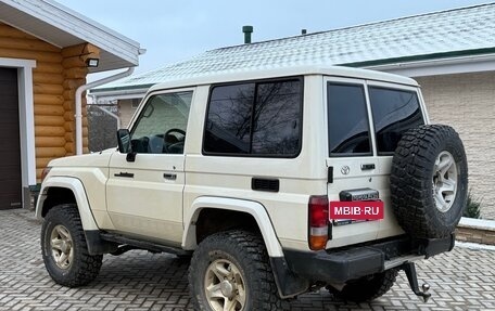 Toyota Land Cruiser 70, 2013 год, 5 990 000 рублей, 6 фотография