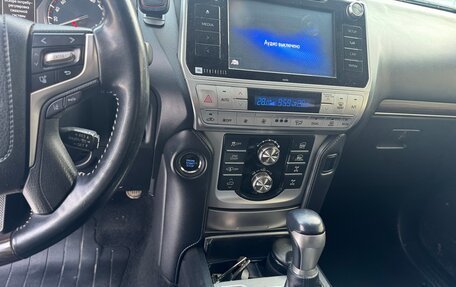 Toyota Land Cruiser Prado 150 рестайлинг 2, 2018 год, 4 900 000 рублей, 6 фотография