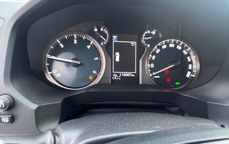 Toyota Land Cruiser Prado 150 рестайлинг 2, 2018 год, 4 900 000 рублей, 5 фотография