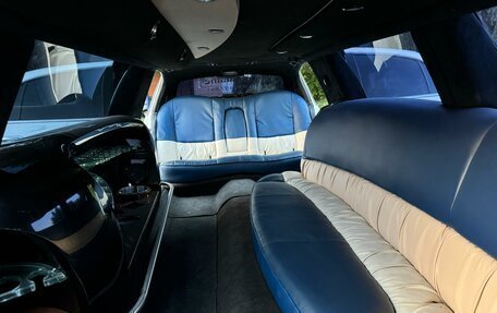 Lincoln Town Car III рестайлинг, 2002 год, 460 000 рублей, 7 фотография