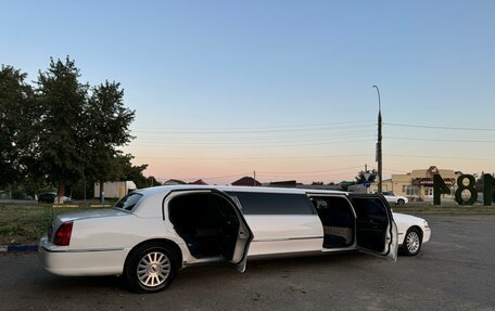 Lincoln Town Car III рестайлинг, 2002 год, 460 000 рублей, 6 фотография