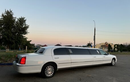 Lincoln Town Car III рестайлинг, 2002 год, 460 000 рублей, 4 фотография