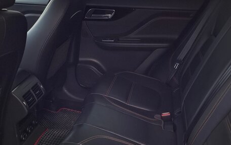 Jaguar F-Pace, 2018 год, 2 500 000 рублей, 12 фотография