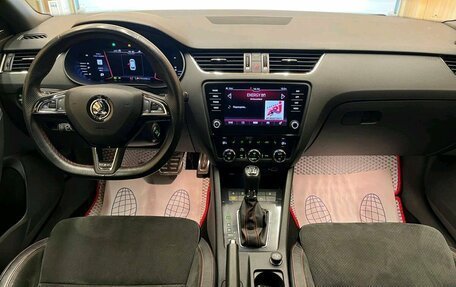 Skoda Octavia RS, 2018 год, 2 299 000 рублей, 11 фотография