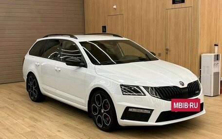 Skoda Octavia RS, 2018 год, 2 299 000 рублей, 3 фотография