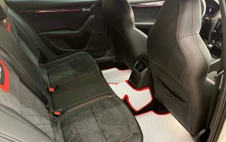 Skoda Octavia RS, 2018 год, 2 299 000 рублей, 20 фотография