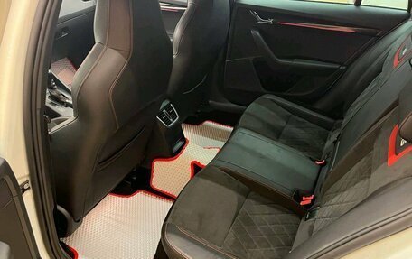 Skoda Octavia RS, 2018 год, 2 299 000 рублей, 19 фотография