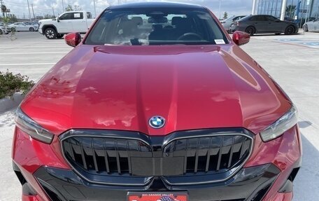 BMW 5 серия, 2025 год, 14 076 910 рублей, 2 фотография