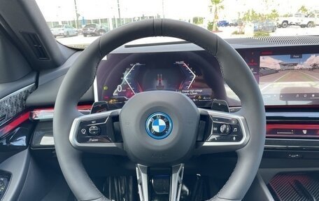 BMW 5 серия, 2025 год, 14 076 910 рублей, 8 фотография