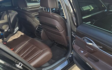 BMW 7 серия, 2016 год, 3 550 000 рублей, 10 фотография