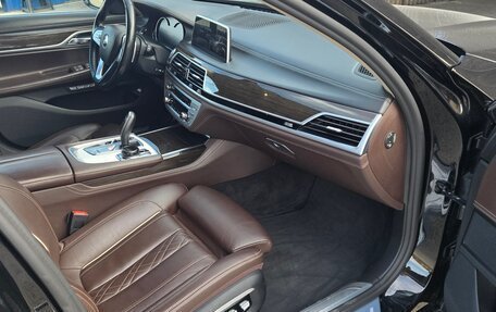 BMW 7 серия, 2016 год, 3 550 000 рублей, 12 фотография