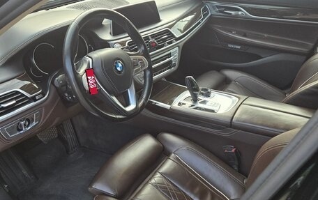 BMW 7 серия, 2016 год, 3 550 000 рублей, 13 фотография