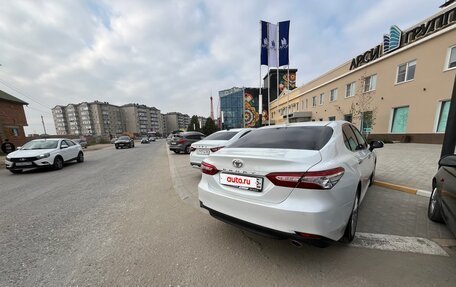 Toyota Camry, 2019 год, 2 410 000 рублей, 3 фотография