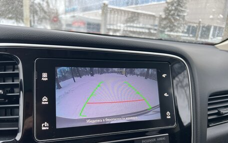 Mitsubishi Outlander III рестайлинг 3, 2019 год, 2 249 000 рублей, 12 фотография