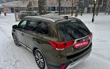 Mitsubishi Outlander III рестайлинг 3, 2019 год, 2 249 000 рублей, 11 фотография