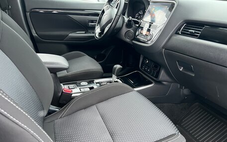 Mitsubishi Outlander III рестайлинг 3, 2019 год, 2 249 000 рублей, 22 фотография
