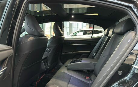 Toyota Camry, 2025 год, 4 990 000 рублей, 15 фотография