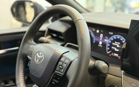 Toyota Camry, 2025 год, 4 990 000 рублей, 10 фотография