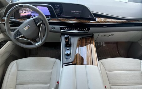 Cadillac Escalade V, 2024 год, 14 970 600 рублей, 18 фотография