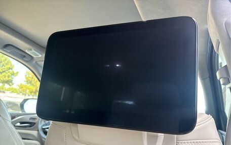 Cadillac Escalade V, 2024 год, 14 970 600 рублей, 17 фотография