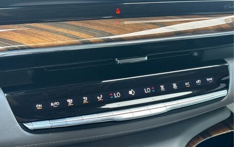 Cadillac Escalade V, 2024 год, 14 970 600 рублей, 24 фотография