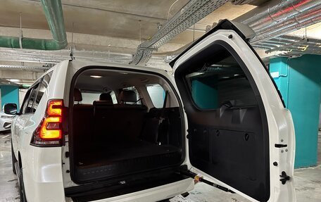 Toyota Land Cruiser Prado 150 рестайлинг 2, 2020 год, 4 830 000 рублей, 10 фотография