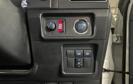 Toyota Land Cruiser Prado 150 рестайлинг 2, 2020 год, 4 830 000 рублей, 19 фотография