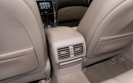 Infiniti Q50 I рестайлинг, 2015 год, 1 780 000 рублей, 13 фотография